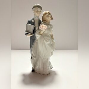 Lladro Wedding Bells Figurine-Hand painted, Gloss Finish Made of Porcelain-EUC